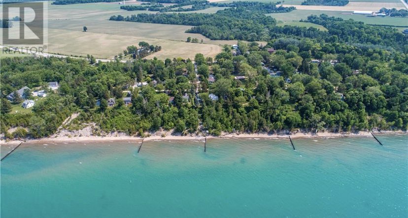 Under $400,000 cottage onesmartmove.ca/listing/7812-e…. #ldnont #strathroy #RealEstate