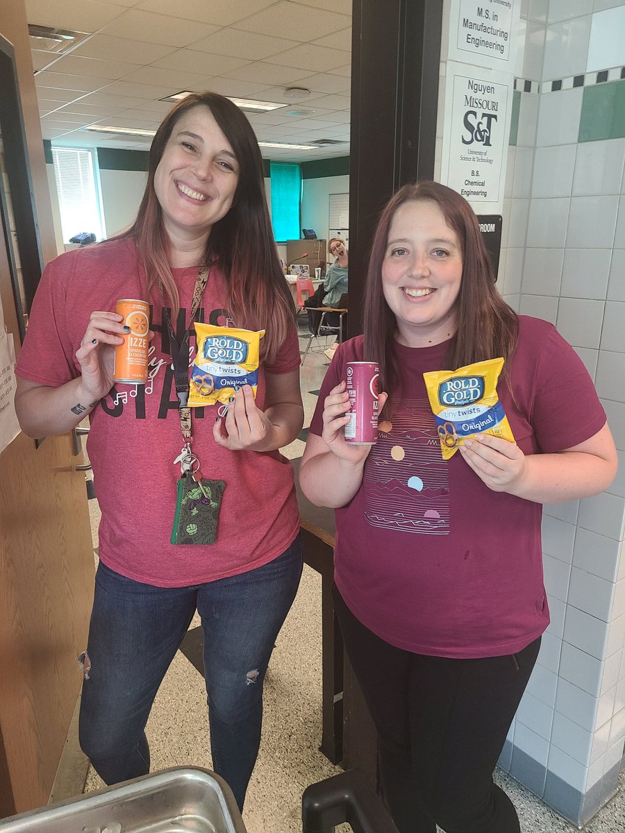TessaPettigrew's tweet photo. Showing our Ignite teachers some love and appreciation with our hospitality cart of treats today! @SharondaTims @RISDIgnite @RichardsonISD @AnneMarieYarb @ddbeutel @byno_kristin #RISDgreatness https://t.co/c0VrbLU0ro