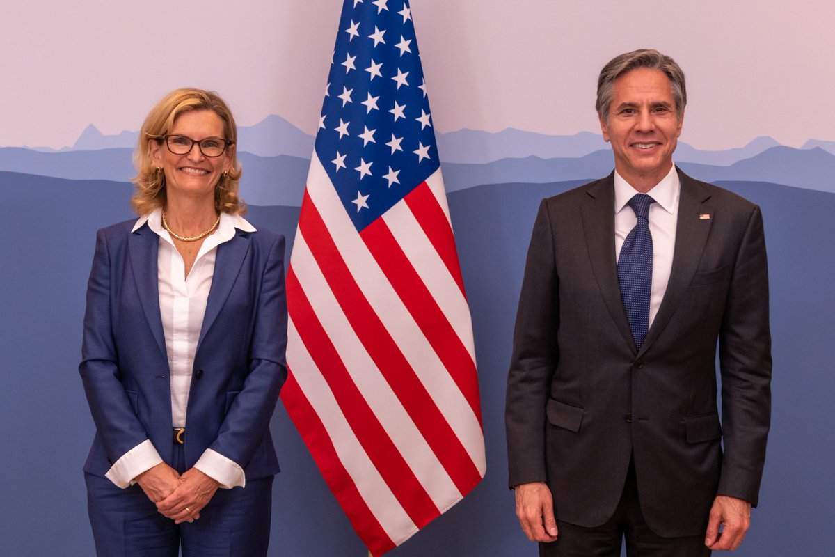 Pleased to visit with Doreen Bogdan-Martin, the American candidate for the International Telecommunication Union Secretary-General. With years of experience, she is the right choice at the right time to lead @ITU and the critical work it does. #Doreen4SG https://t.co/DkzSRVYTwd
