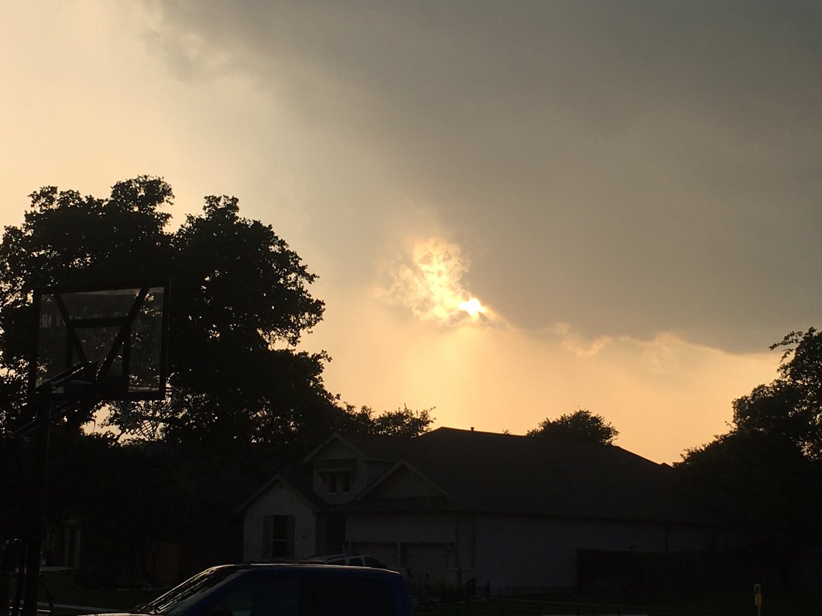 dfoshee1's tweet image. Hail storm suns #binarystars