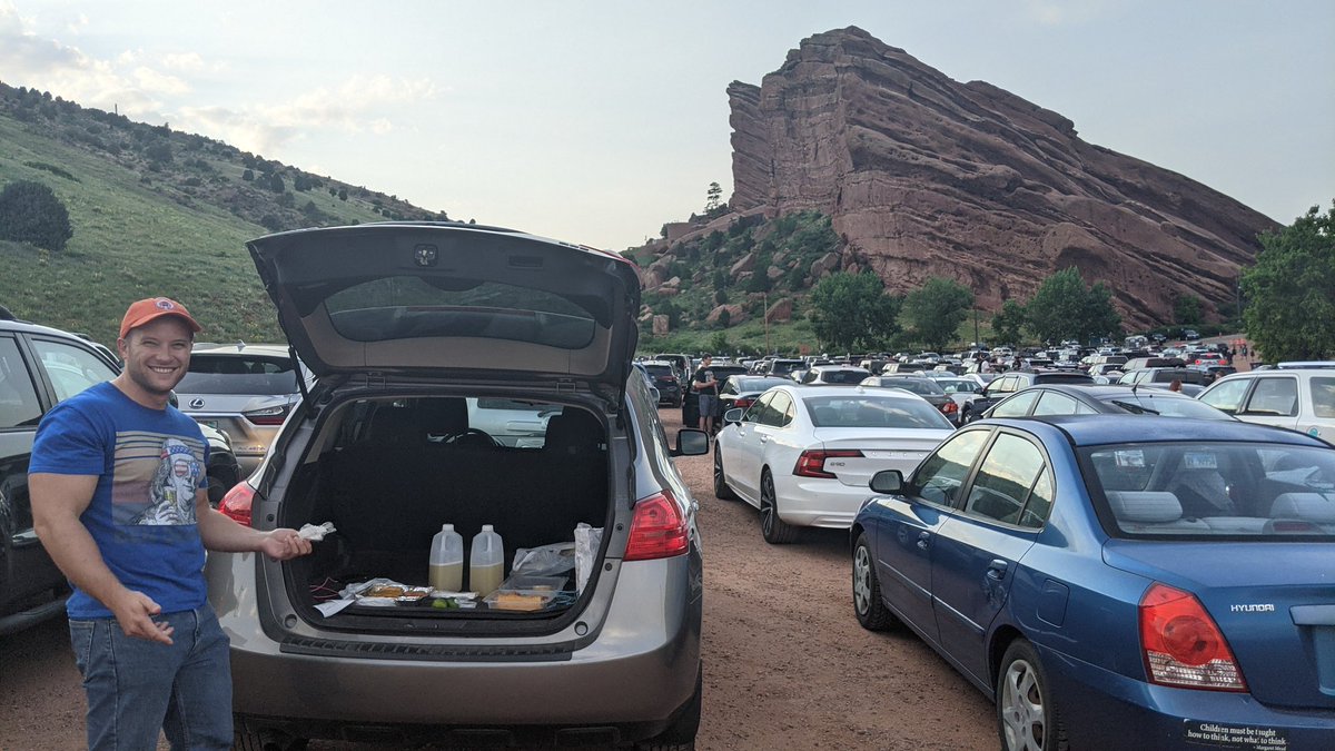 RamblingQuip's tweet photo. Tailgating + burritos #burritogate #lastpodcast #RedRocksCO https://t.co/ytyfOoZhaB