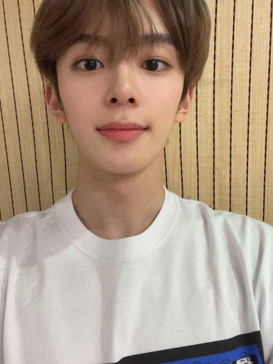 iconicbareface's tweet photo. 92. VERIVERY Kangmin https://t.co/m8axK5YMrK