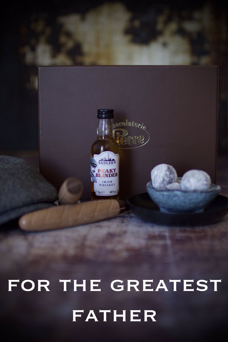 We zijn druk bezig met de voorbereidingen voor Vaderdag. 
Zojuist hebben we een aantal nieuwe pakketten toegevoegd aan onze webshop! Oa dit leuke peaky blinder pakket. 
Neem jij alvast een kijkje? 

#vadersdag #20juni #20junivaderdag #vaderdagcadeau #cadeau #vader #chocolade
