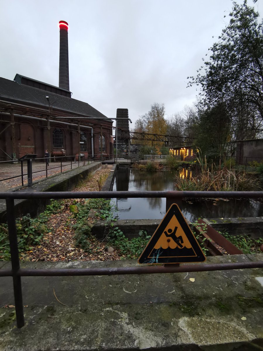 Langsam wird das Wetter besser. Hoffen wir mal das der angekündigte Regen es sich noch einmal überlegt. <a href="/Landschaftspark/">Landschaftspark Duisburg-Nord</a> #lapadu #duisburg #nrw #Ruhrgebiet #ruhrpott #industriekultur