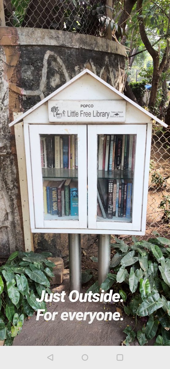 Found this little #library outside a society in #andheriwest , #Mumbai ! Shouldn't we have more of these? #libraryforall #booksforall