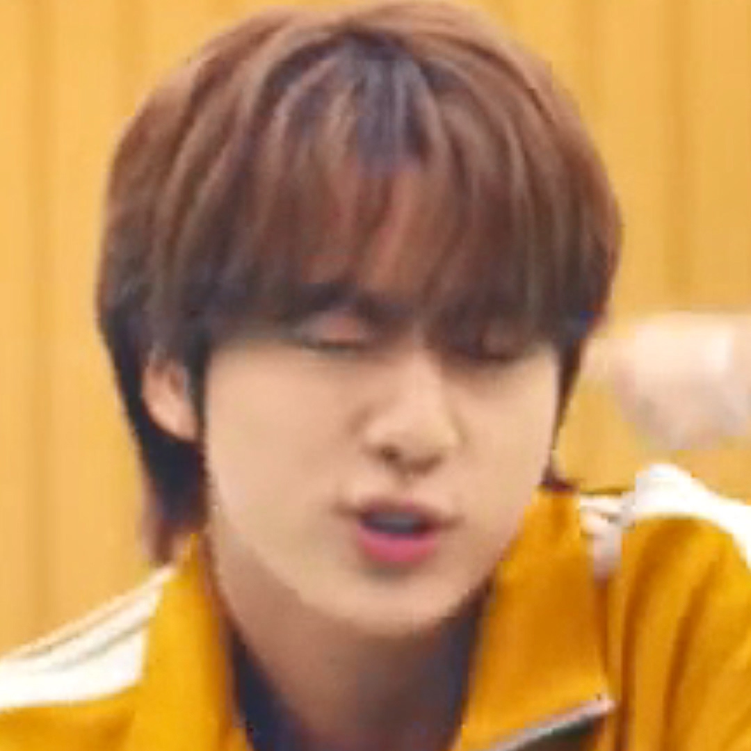 MyHappyJin's tweet photo. 찰나의 귀여움도 놓치지 않겠다 https://t.co/9sRrslh65D
