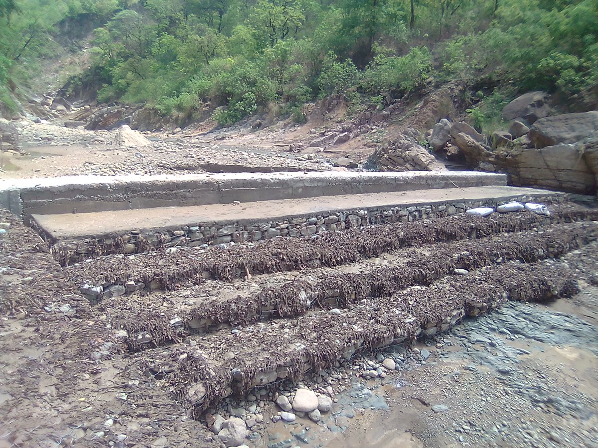 NCCSPGoN's tweet photo. Koilabas river🏞️in Dang district that recharges underground water is heavily impacted by climate change. Climate resilient dams are under⚒️with support from #NCCSP2 to recharge the natural flow of water and #restoringecosystem where communities are dependent esp 4 drinking water. https://t.co/EXt65AajKg