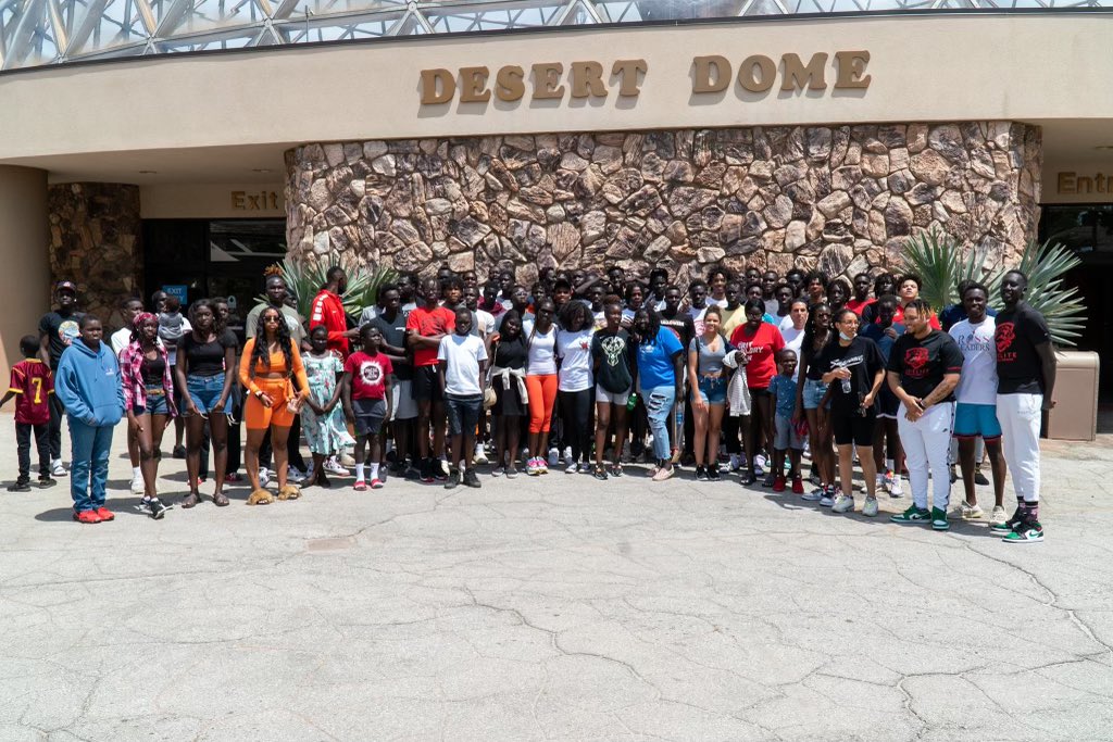 SoeliteBBall's tweet photo. S/O to the Omaha Zoo for hosting us today!! Great time &amp; experience for all of us #TheEliteWay https://t.co/EyR7jvtGp7