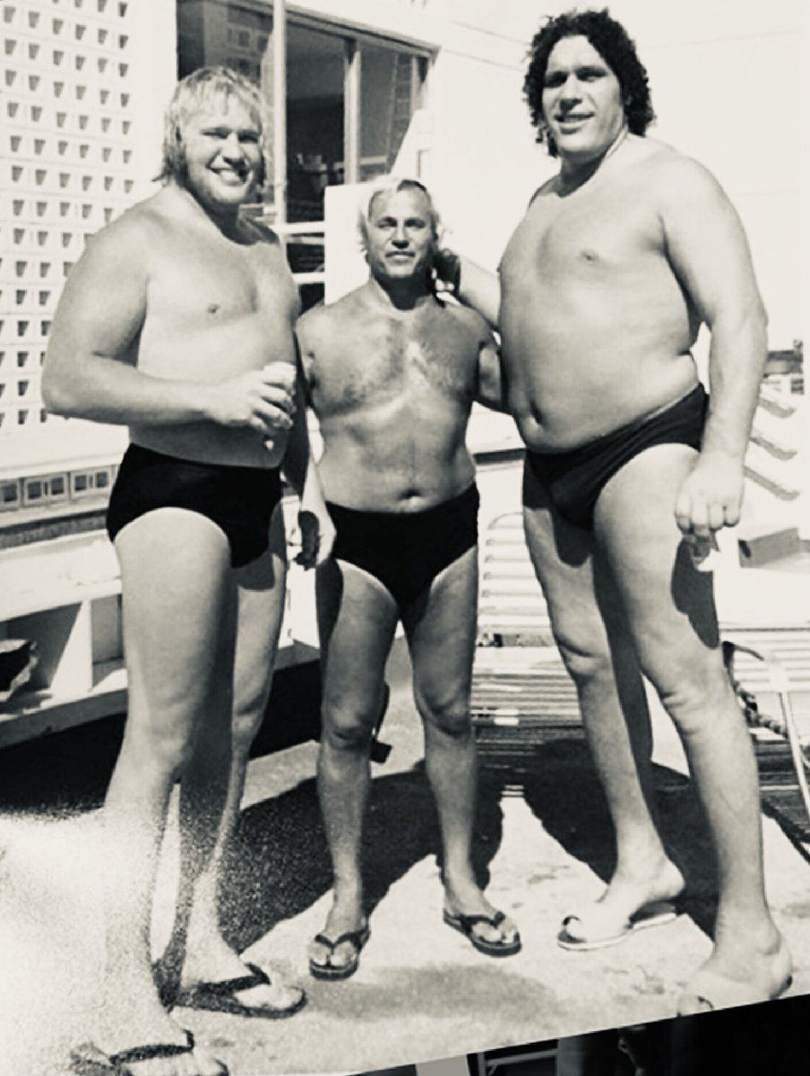 Rare photo of teenage Nicola Jokic (left) and Jusuf Nurkic (right) on off day from training in Europe. At center, an unidentified teammate who was eventually drafted by the #Spurs late in the second round.

#nba #NBAPlayoffs #Nuggets #Blazers #NBAonTNT https://t.co/5WCR16WL1u