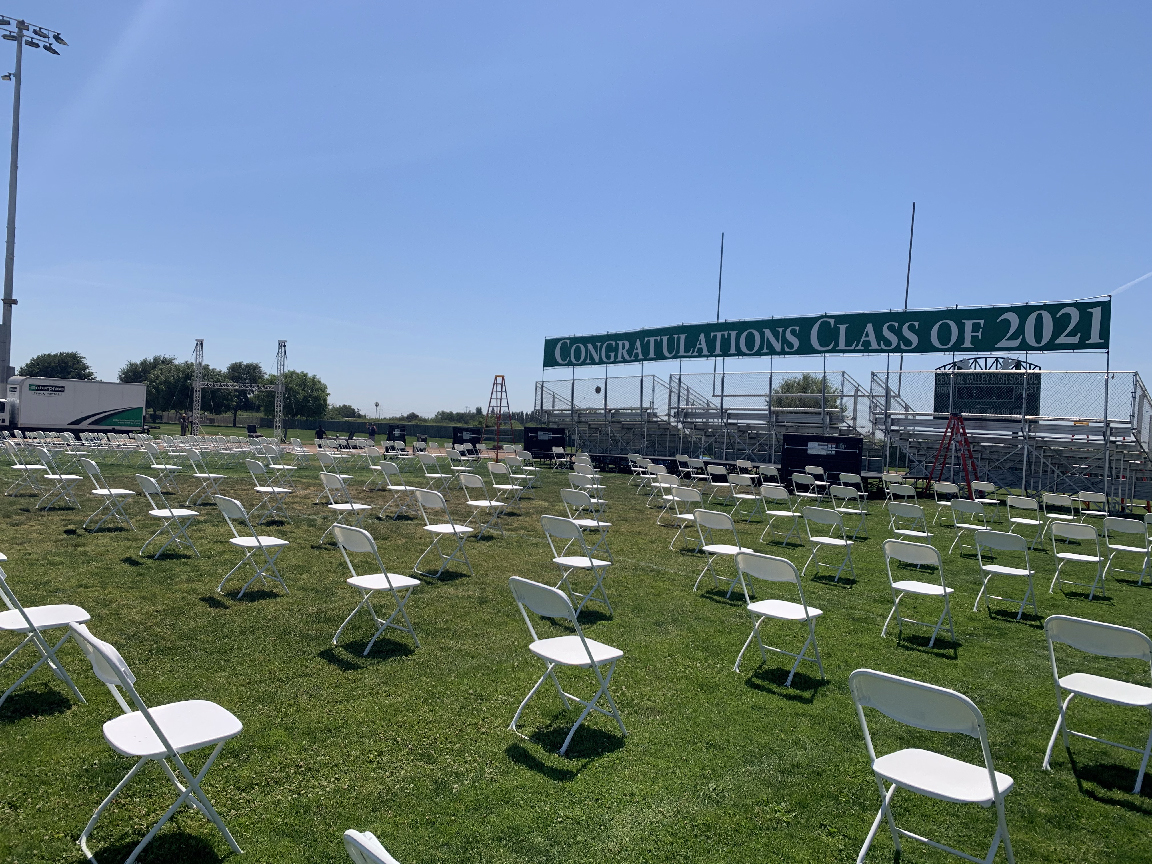 CeresUSD's tweet photo. They've worked hard for 13 years to get here. Please join us in cheering on the Central Valley High School #Classof2021 as they graduate this evening at 7:30 p.m.! See the livestream at https://t.co/VWGUMVL44Y. 🎉👏🎓💚 #GoCVHawks #CVHawkNation #cereslearns https://t.co/PZEeKPIxxX