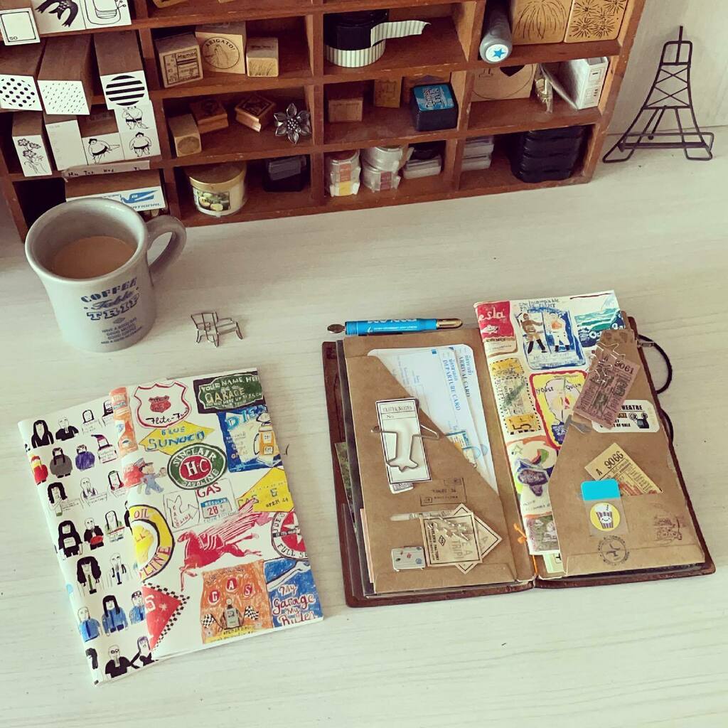 talaytalai's tweet photo. June Mornings 

#midoritravelersnotebook 
•
•
•

#bulletjournal #journal #traveljournal #midori #midoritn #travelerscompany #travelersnotebook #travelersnote #artjournal  #dailyplanner #diary #aesthetic  #planner #planneraddict #plannerlife #studyins… https://t.co/bN71o0X3VJ https://t.co/jdLuTv3AzE
