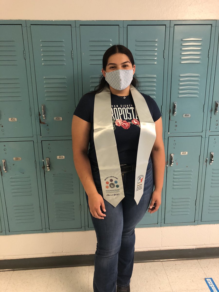 bbau_SHS's tweet photo. ACE Seniors have been stopping by to pick up their TAFE Stoles. These students have worked hard and completed over 150 hours of community service! Congratulations class of 2021! @MHaggerty_SHS 
#Classof2021 #TeamSISD https://t.co/NQNdhCwDZt