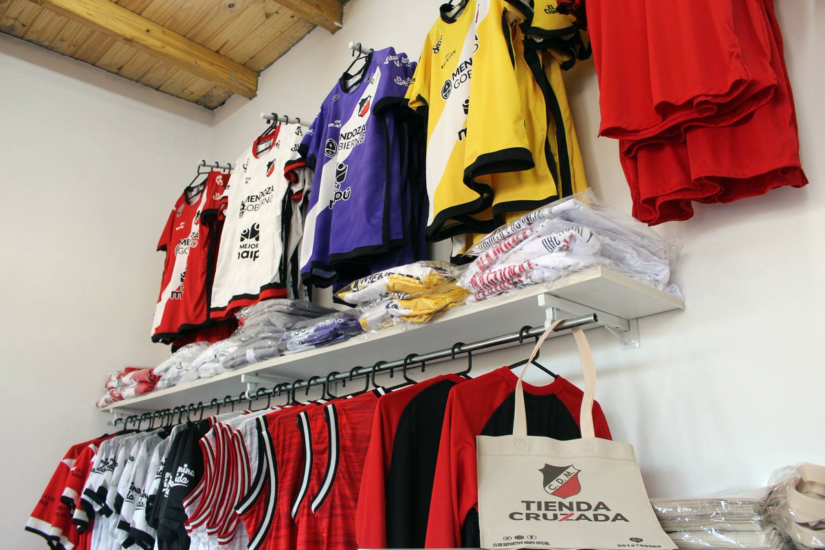 ¡Maipú inauguró la #TiendaCruzada! Se vende toda la ropa #Leatix oficial: camisetas, buzos, rompevientos, chombas, remeras, shores y mucho más ❤️

Felicitaciones por el trabajo realizado y gracias por el espacio, <a href="/Deportivo_Maipu/">Club Deportivo Maipú</a>. ¡Seguimos con ustedes!