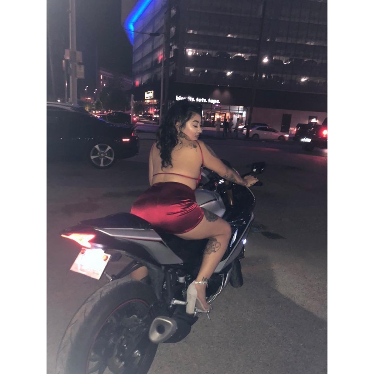 Selenaa420's tweet photo. Bad bitches &amp; hot wheels💋🔥🏍💨 https://t.co/Otv6tg2kWF