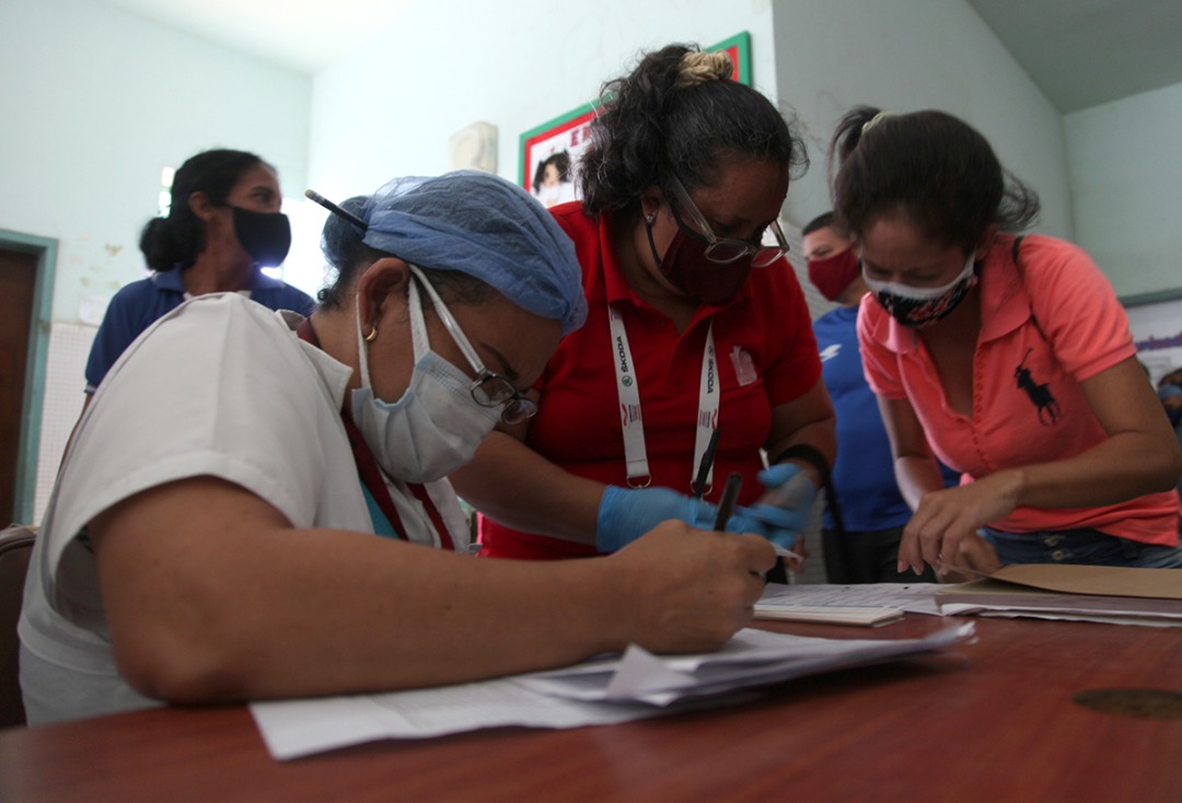 Descalzo43's tweet photo. #3Jun Desde la comunidad de Jusepin, junto a @_LaAvanzadora Abordando las diferentes parroquias en La Jornada de Vacunación Masiva iniciada en Monagas por instrucciones del Pres  @NicolasMaduro @AlvaradoC_Salud También estuvimos de manera activa colocando 50 DIU.
@PartidoPSUV https://t.co/N3oz9hOvip
