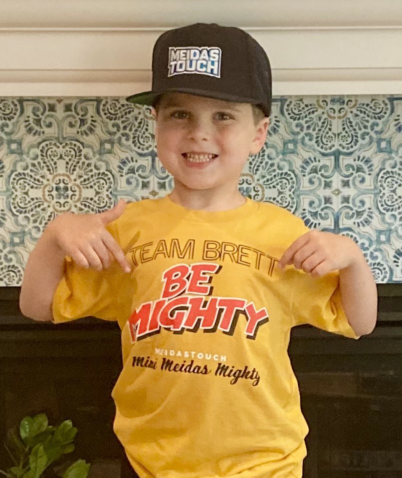 Meidas_Mel's tweet image. @BMeiselas your biggest little fan got his requested merch 😂 We are a house divided. #TeamBrett AND #TeamBen but always #MeidasMighty