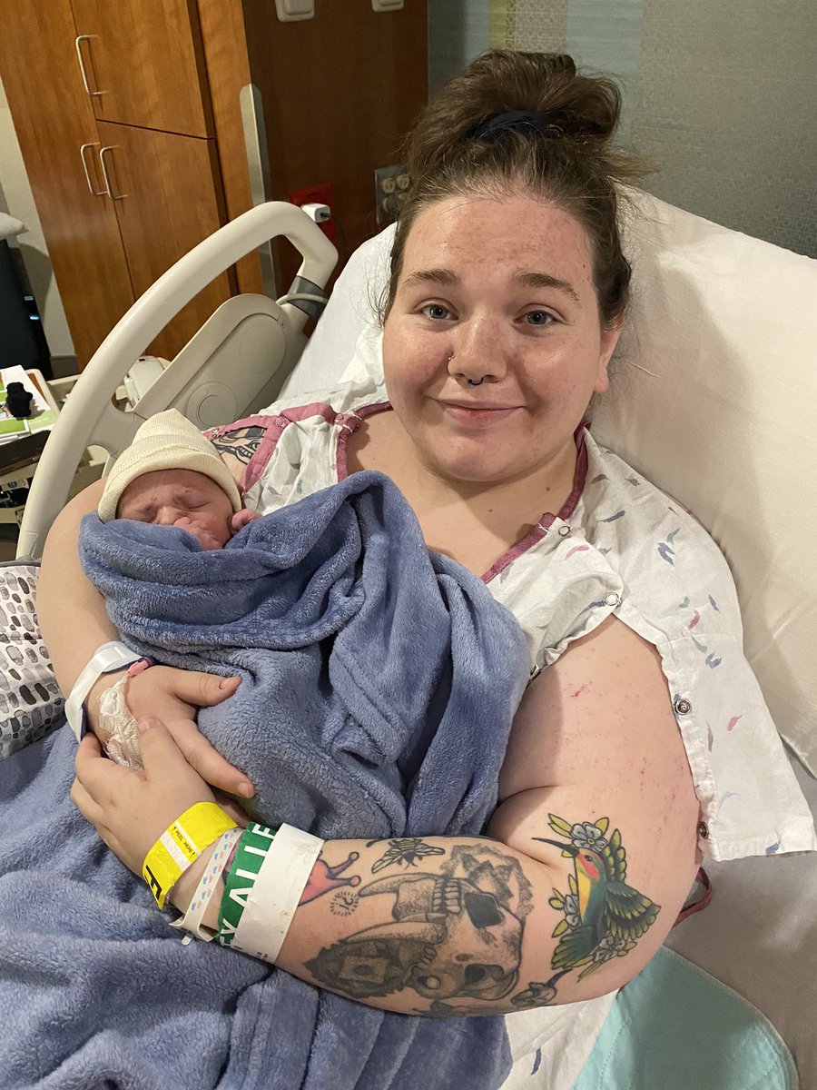 randomlosername's tweet photo. MY SON IS HERE!! Born June 3rd 2021 at 6:14pm. Weighing in at 7 pounds 1 ounce and measuring 20 inches long. #proudparent #papa https://t.co/tTvqJraPUE