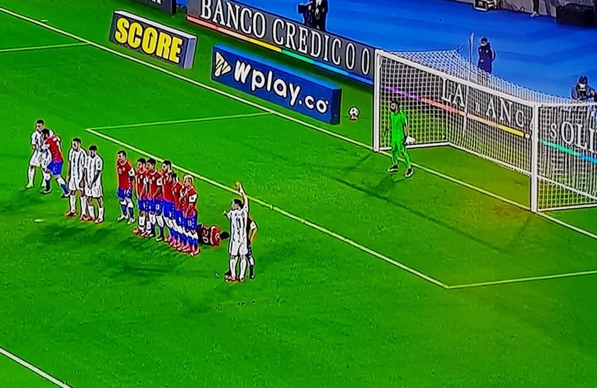 Solo <a href="/CharlesAranguiz/">Charles Aranguiz</a> puede ser Charles Aránguiz #LaRojaxCHV #Qatar2022