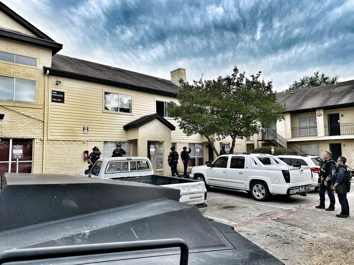 TacticalDPD's tweet image. Crime doesn't stop nor does your SWAT team. #keepingdallassafe #dallasswat #placednetworkinvestigations #disruptingthecriminalenterprise @DPDChiefGarcia