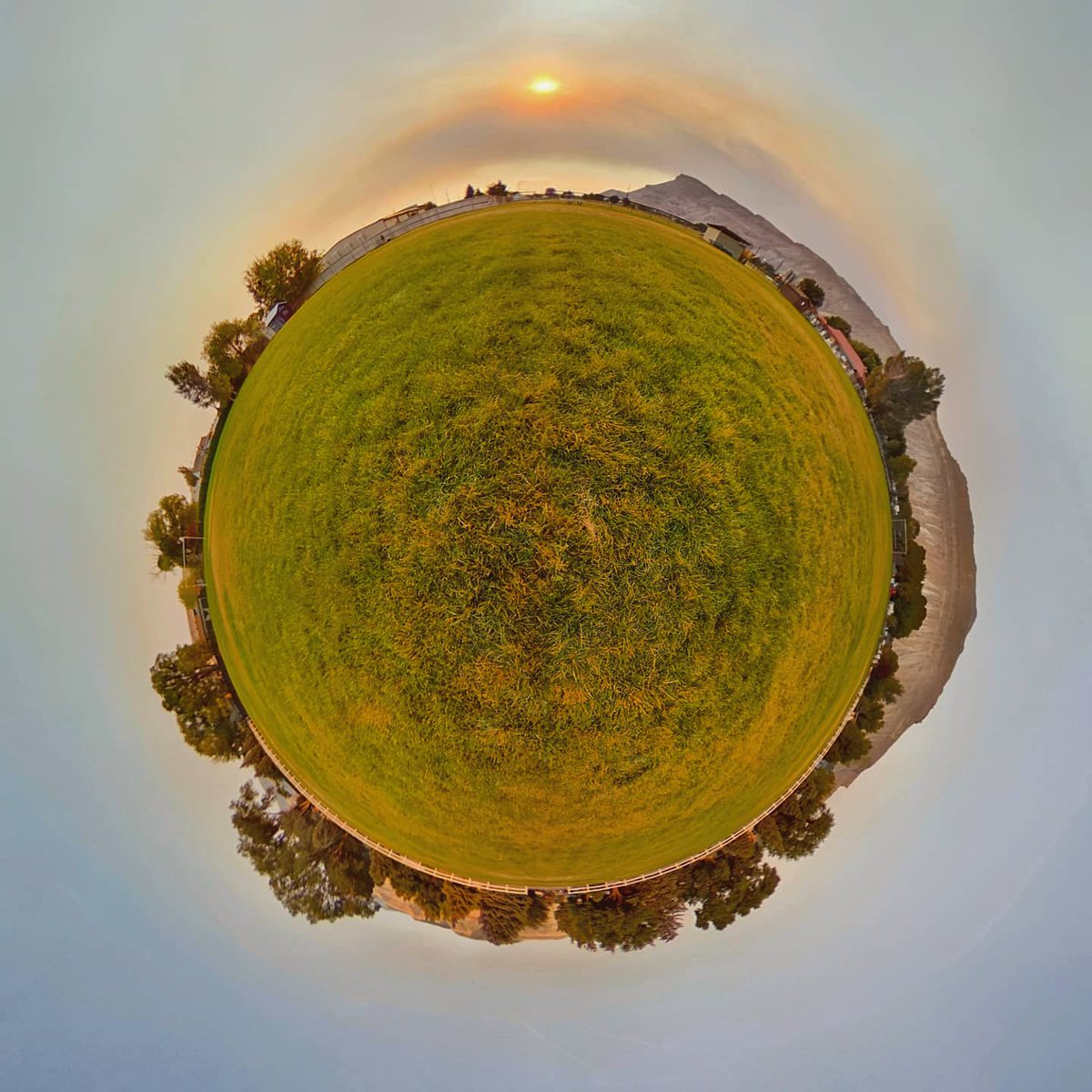 tinyplanetwonde's tweet photo. Colorado Fire Sun

#nftart #NFTartist #tinyplanet #nft
https://t.co/baAOoLaBcm https://t.co/mIAKuSloeH