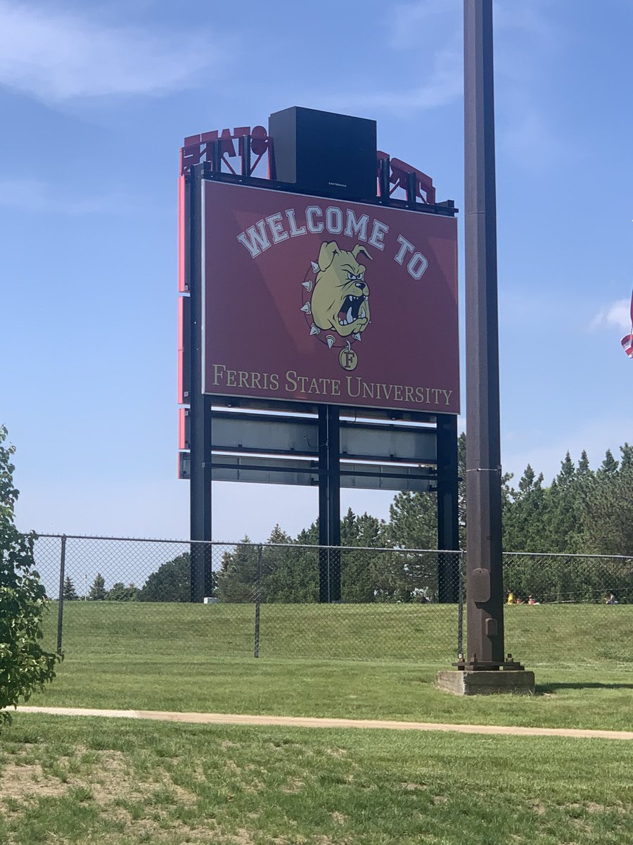 Thank you <a href="/CoachAnnese/">Coach Annese</a> and <a href="/FerrisFootball/">Ferris St. Football</a> for putting on a great camp! Very proud of our young men competing today! Thank you to all the coaches who reached out as well! 
*Missing a few guys from the photo*