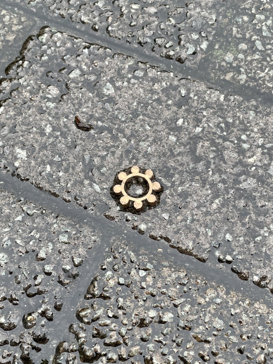 危ない遊びをしちゃうやつ 昭和 平成初期年代の方はすぐわかってくれるが今じゃ中々見ないやつが道端に落ちていた Togetter 危ない遊びをしちゃうやつ 昭和 平成初期年代の方はすぐわかってくれるが今じゃ中々見ないやつが道端に落ちていた Togetter