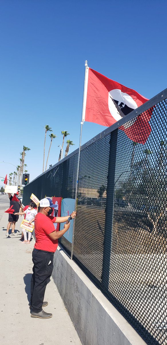 UFWupdates's tweet photo. Despite temperatures passing 105°, farm workers were at Bakersfield's popular intersection of Highway 99 and Ming yesterday, at the start of 4 pm rush hour, sharing their message asking for #FarmWorkerLegalization now.  #WeAreHome https://t.co/BCbfcLTbSk