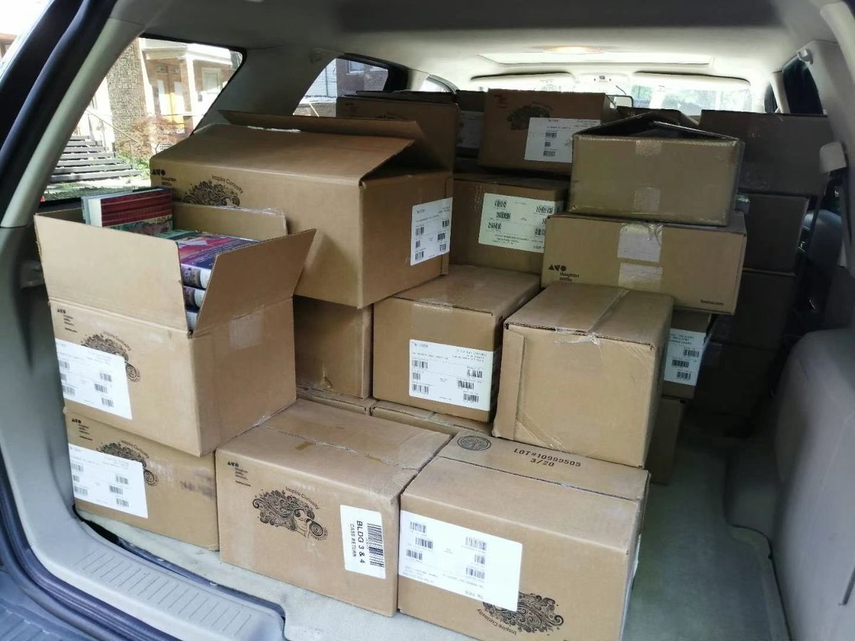 OneBookOneWorl2's tweet photo. #oneBookOneWorld #AsianAmericanBookDrive round 2  book donation READY To Go！43 Chicagoland schools will receive our delivery starting next Monday. ✌️Just in time for end of school year enrichment. 🙏 #AAPI https://t.co/5KXtpJimcu https://t.co/lW4LYTlRZx