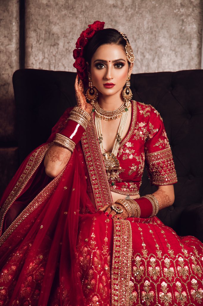 expressionswala's tweet image. One must be in tune with the times to appreciate traditions.

Shot on Nikon D850 w/ 50mm
With godox v860ii 

 #godoxcontest2021 #wedding #bridal #Nikon #portraits #expressionswala