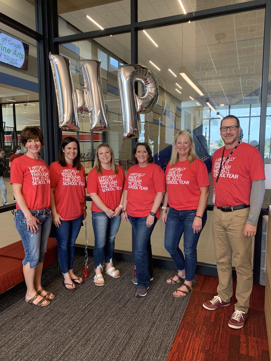 Thanks will never be enough for the teaching and learning that happened in the virtual classrooms of these intermediate teachers this year. An amazingly resilient and talented team of teachers! #wearelinnmar ⁦<a href="/hazel_point/">Hazel Point Intermediate School</a>⁩ ⁦<a href="/BoulderPeak/">Boulder Peak Intermediate</a>⁩