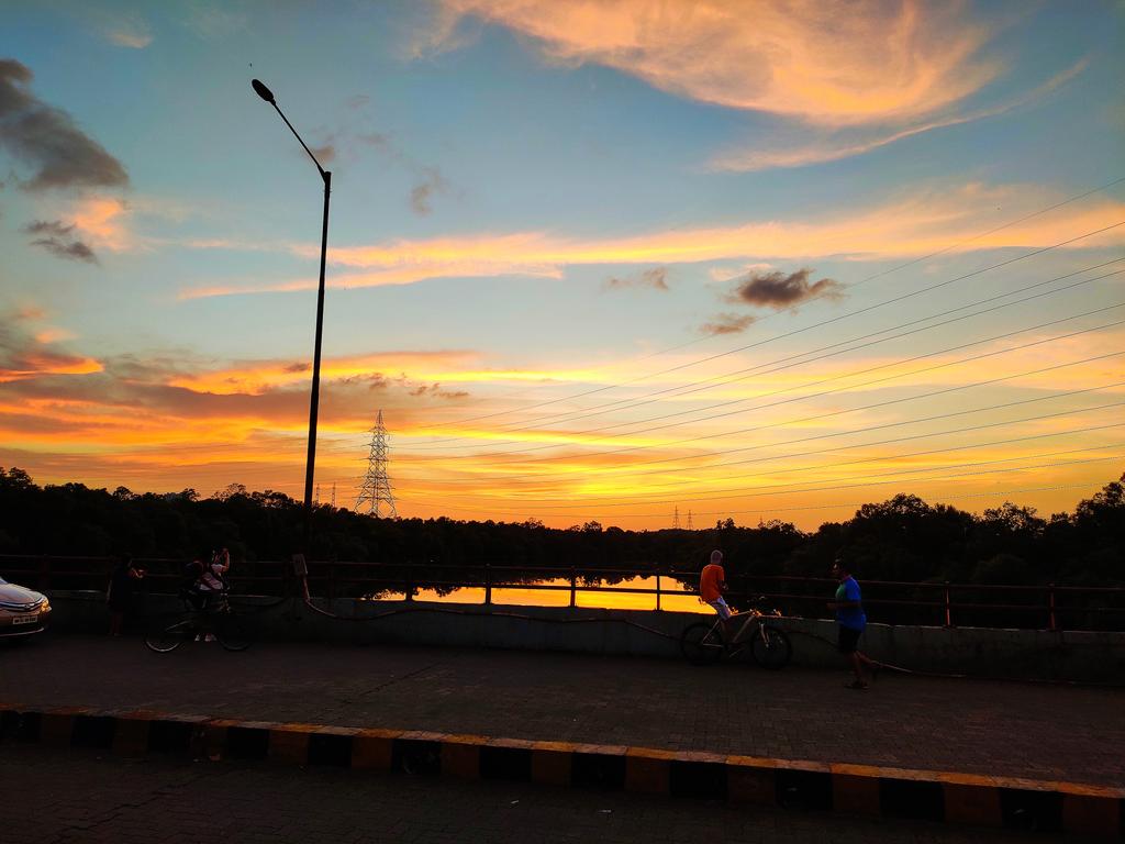 LahriSunil's tweet photo. Mumbai pahunchne per itne Khubsurat tarike se Swagat Kiya... yah Khubsurat najara bahut kam Naseeb Hota Hai Mumbai mein dekhne ko.... https://t.co/YKCyqtAFkC