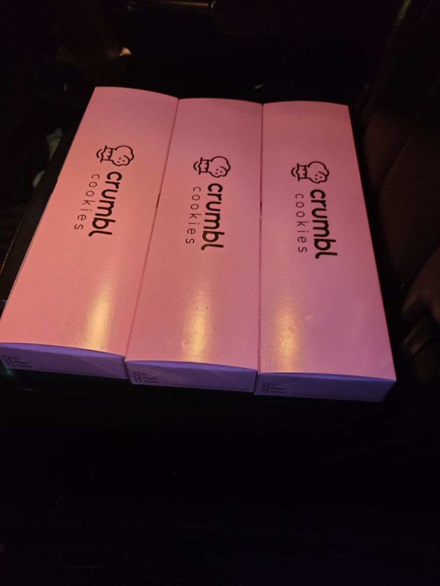 fosterk25's tweet image. I stalked the app all day to see when all of the flavors were available,  then drove 30 min to get my cookies for the weekend.  Loving the selection this week! #cookieaddiction
#extraworkouts @CrumblCookies