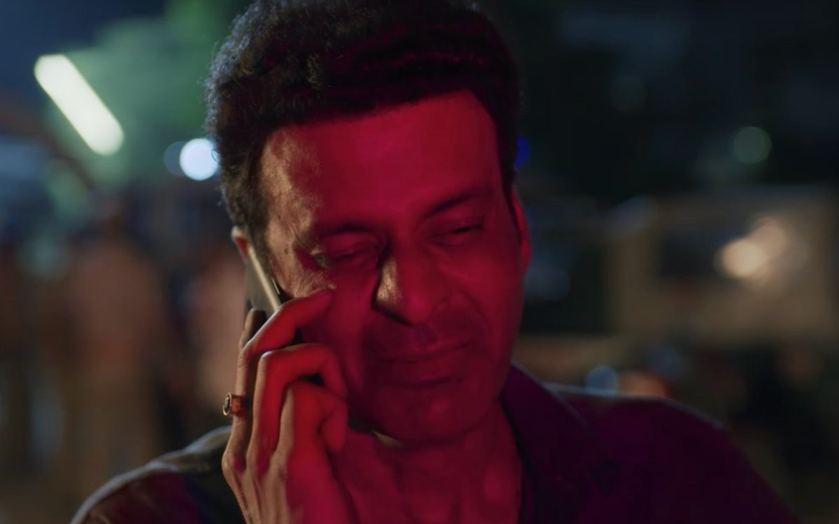 jammypants4's tweet photo. In this moment, #ManojBajpayee as Srikant Tiwari totally broke me! All the man wants to do is break down and be vulnerable but in a split second, he suppresses that moment of weakness to steer the ship again in the right direction! It's all he knows!

Acting LEGEND!  #FamilyMan2 https://t.co/0YZBqmraRx