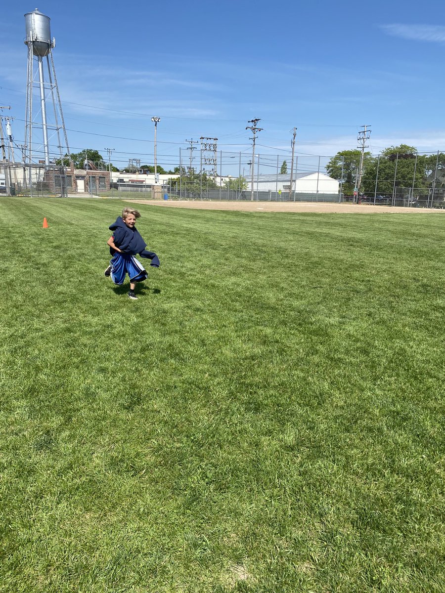 MissSears112's tweet photo. A few last pictures from field day! #KSDpride https://t.co/vyviSznxg8