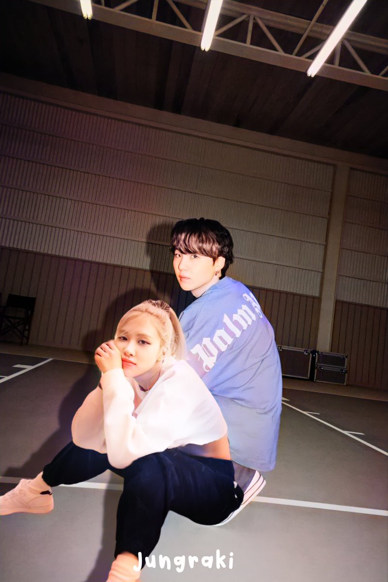 myyoonrose's tweet photo. #yoonrose https://t.co/VlEhYpbSAW