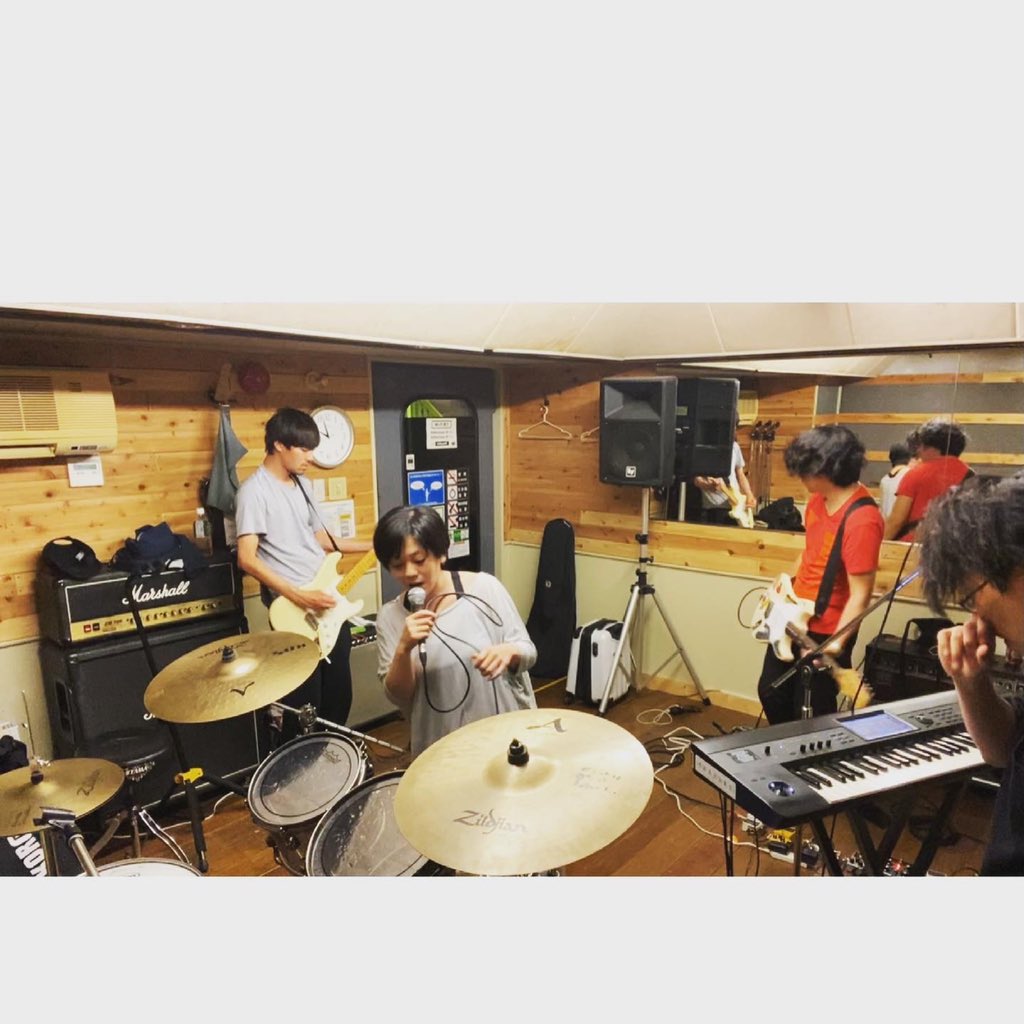 paless1's tweet image. 2021.6/3
吉祥寺Warpスタジオにて練習DAY🐀

ジャムセッションしたり、定番曲の練習などを行った夜でした。

6月26日(土)@waseda_rinen でLIVE出演が決まっているので、どうぞよろしくです💪💪💪

#PALESS
#エクスペリメンタルポップバンド
#experimentalpop