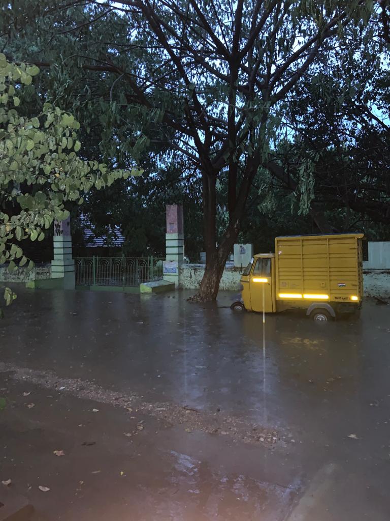 knarunkumar's tweet image. @Vijayakarthikeyan @TPRDtCollector @mp_saminathan எங்களின் வாழ்கை காப்பாற்றபடுமா?பல வருடங்களாக மழை காலங்களில் நாங்கள் படும் இன்னல்கள் தீர்க்கபடுமா?பலமுறை பலவருட போராட்டம் முடிவுக்கு வருவதுஎப்பொழுது?வீட்டு காம்பவுண்டுக்குள் பாம்பு குட்டிகளின் நடமாட்டம்,தீர்வுதருமா?காங்கயம்நகராட்சி