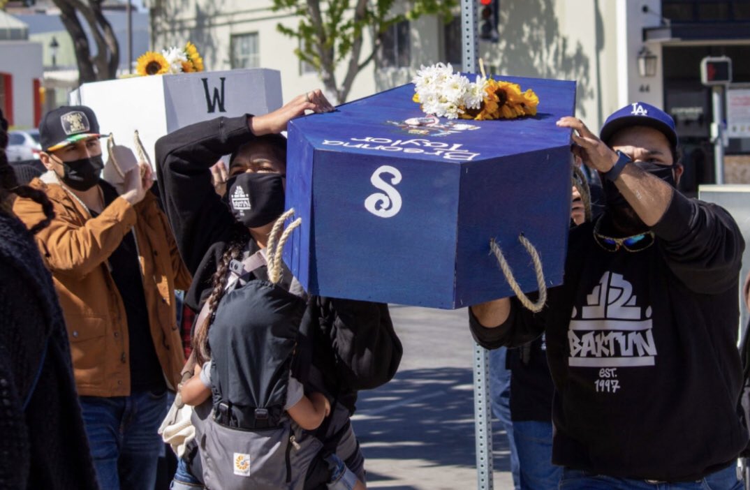 danielDOTcodes's tweet image. Tuesday May 25th, 2021.
A Community Burial at City Hall baktun12.com/a-community-bu…