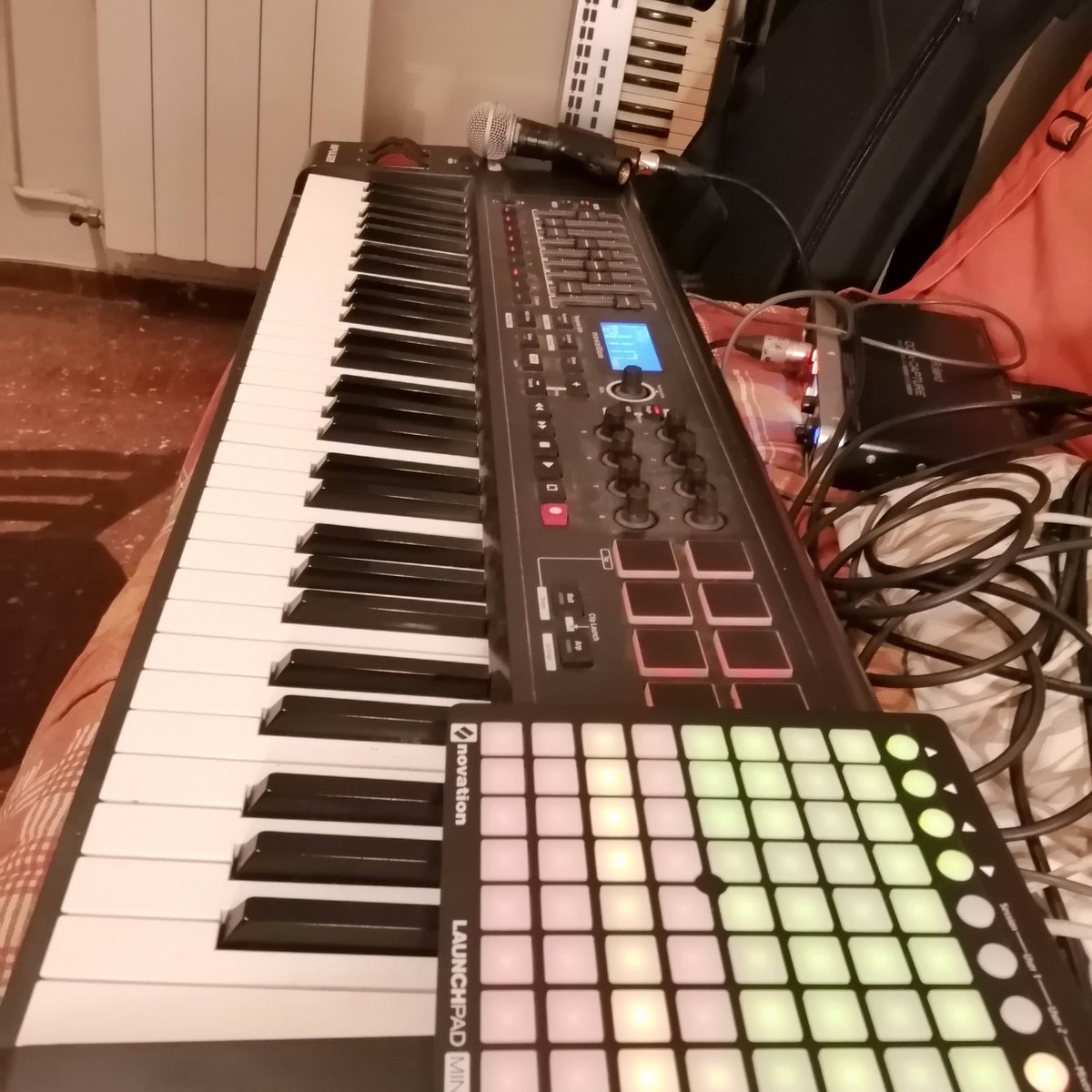 GrooveJaga's tweet photo. Music 🎹🎼🎧
#musicproducer #studio #keyboards #acousticguitar #singer #studiowork #soundengineer #mixing #mixerengineer #trailer #sounddesign #minormoves #art #nonstop #musicislive #composer #musician #videogames #filmscore #musicforads https://t.co/48zYqrIsD5