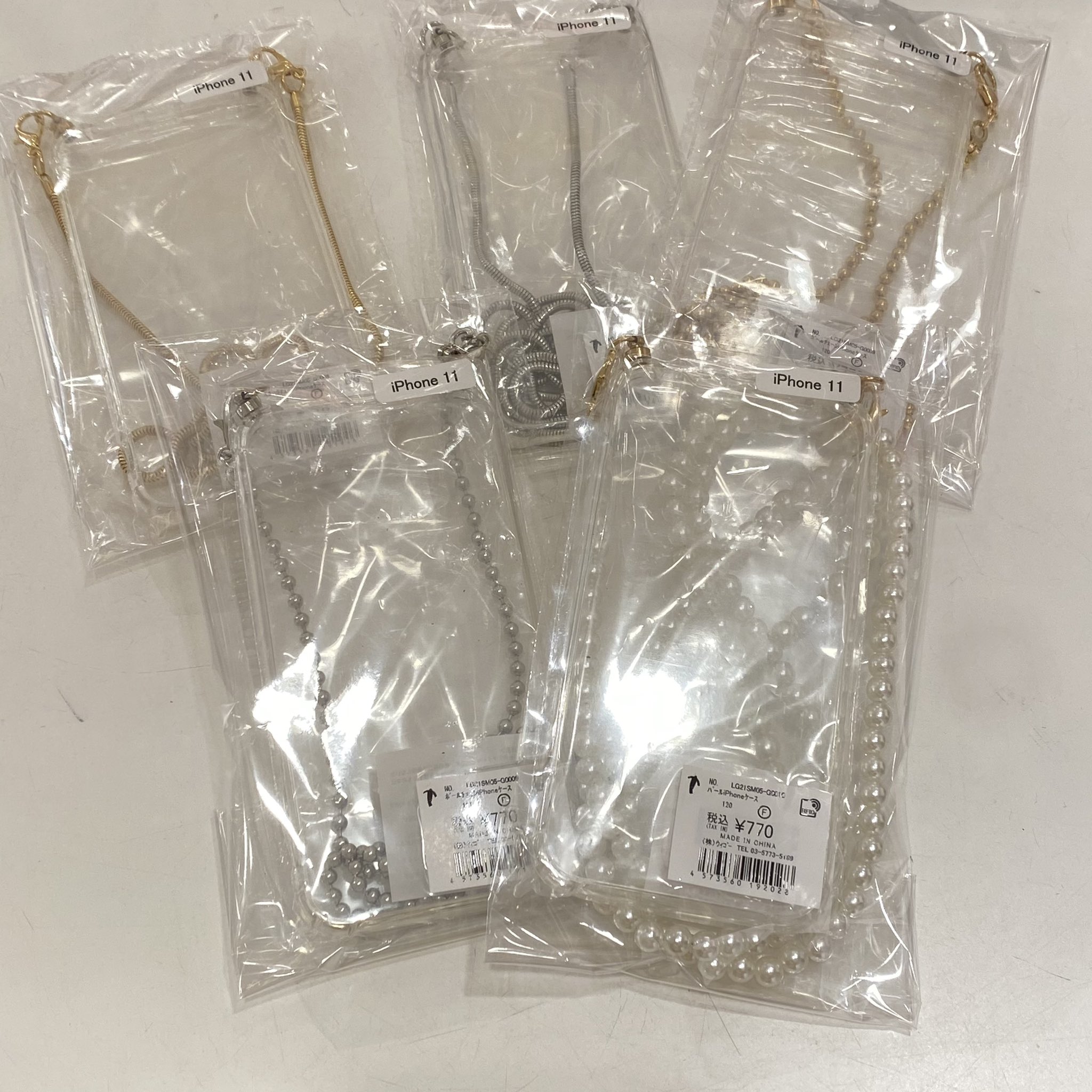 Wego 札幌エリア 1 3 5 パセオ店 スタッフオススメ チェーンiphoneケース 770 Tax In スマホショルダーが入荷しました サイズは Iphone11 Iphone12の展開のみとなっております プレゼントやお揃いにも Wego Wego135 135札幌