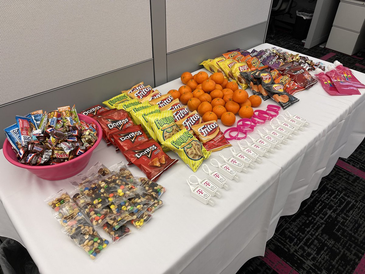 Our first #VaccineClinic is in the books! Thank you to all our volunteers that helped in making this happen and thank you <a href="/Walgreens/">Walgreens</a> for the wonderful partnership! See you soon for dose 2! 💉🎉 

#FamousForCare #WinningInTheWEST