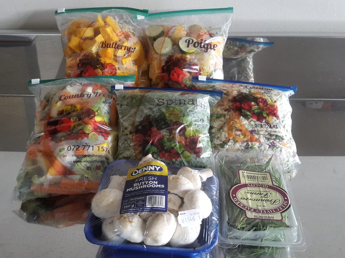 VegOnthego1's tweet photo. Reduce your weekend work load by ordering yourself freshly packaged fruits and veggies. Order now on 0727711574
#GirlTalkZA #LOTTO #ZweliMkhize #BUCOHardware #BackToTheFutureEP #midrand https://t.co/pDCYcsmVRk