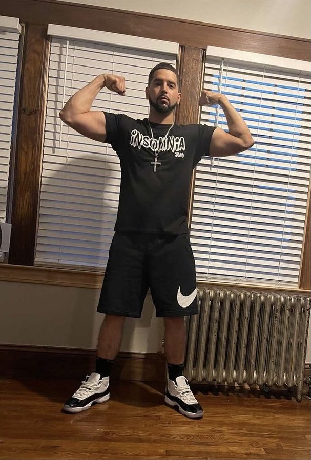guddableezy_'s tweet photo. S/O To My BROTHER @j.fdl67 Living That Insomnia 25/8 Lifestyle. He’s The Real Definition Of LOYALTY & HONOR. #insomnia #258 #insomnia258llc #hugginmoneyclique #ruwatchin #blackownedbusiness #supportblackownedbusiness #blackentrepreneur #entrepreneur #support #brand #fashion https://t.co/2PTk8RcH1T