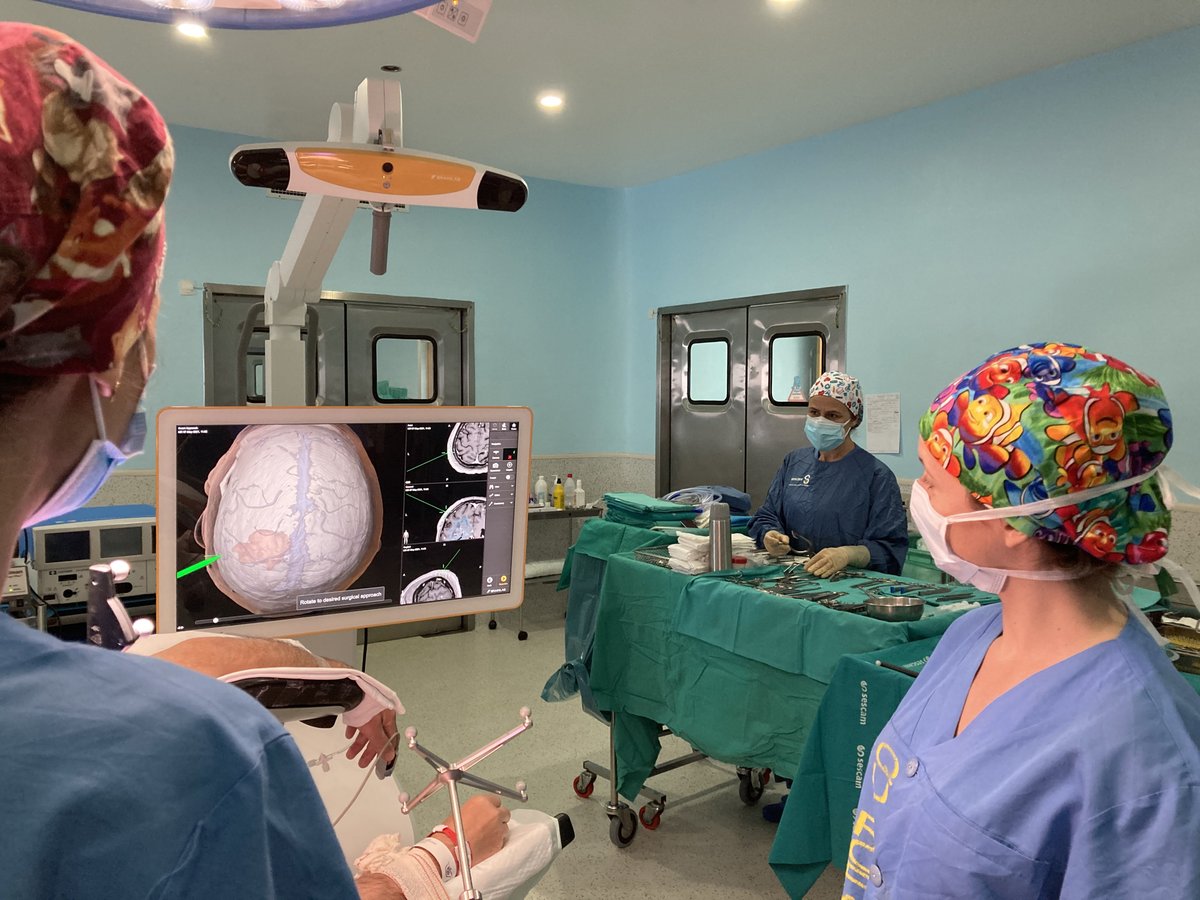 Nuevo sistema de Neuronavegación para el Servicio de Neurocirugía de Albacete que aporta mayor precisión en las cirugías cerebrales. Operativo desde principios de año. Inversión de 370.000 euros por parte de <a href="/gobjccm/">Gobierno de Castilla-La Mancha</a>.   +Info bit.ly/3cjznlB 
#sanidadalbacete <a href="/SanidadCLM/">Sanidad CLM</a>
