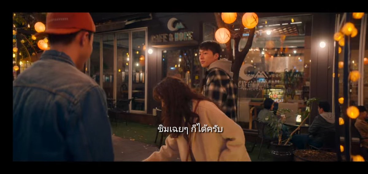 eieihear's tweet photo. คนที่รู้มาตั้งแต่ต้น คือพ่อค้าขายมาการองค่ะ555 เลิ่กลั่กแล้ว ผู้ชายที่ควงมาด้วยไม่ใช่คนเดิม 
#SweetAndSour https://t.co/FzGgrNYSGY