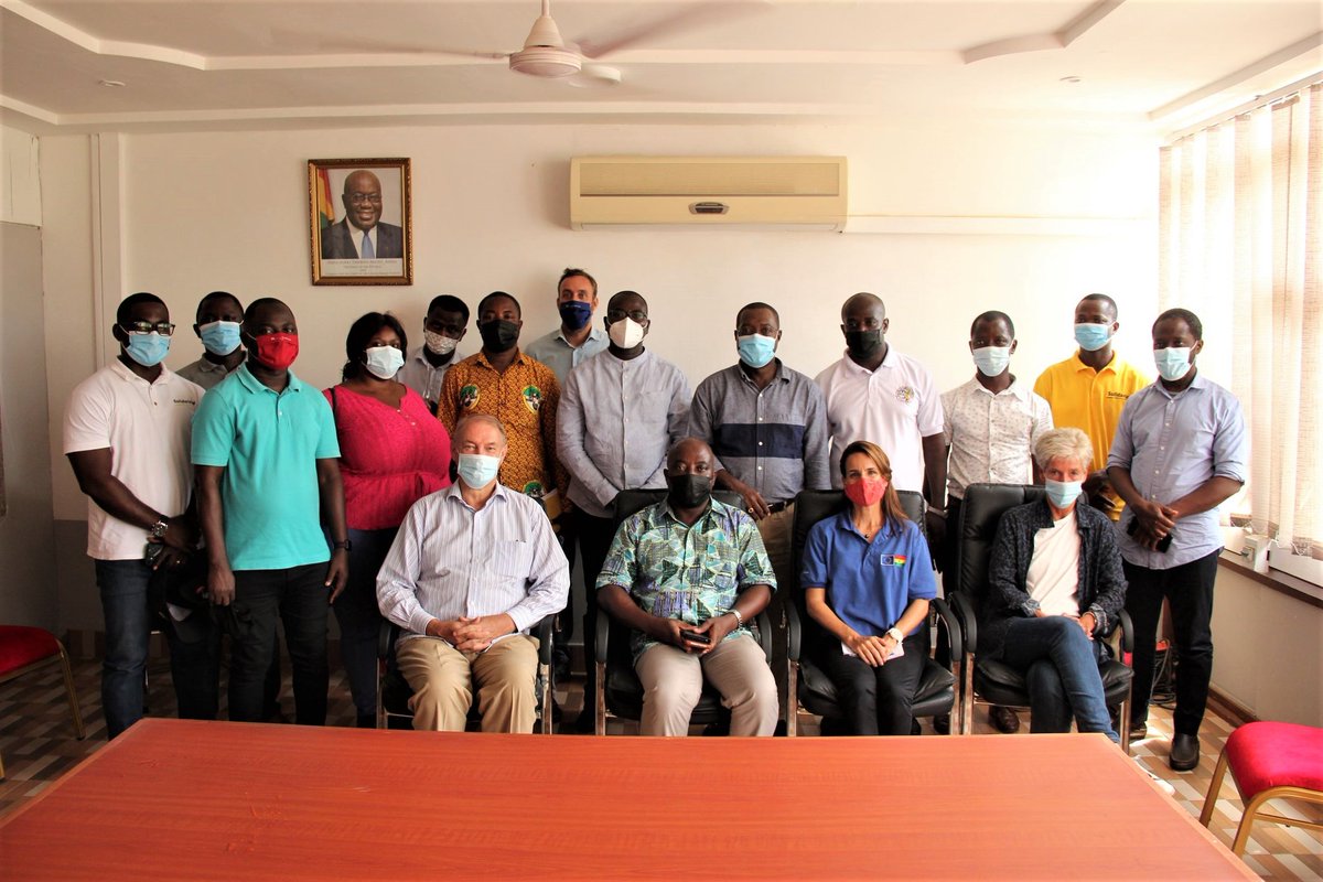 Solidaridad_wa's tweet photo. We are far impressed with the gains made by @Solidaridad_wa with #CORIPII especially the impact it has made in the economic lives of cocoa farmers and the owners of the 53 rural service centres under the programme — @StrikkerRon Ambassador of @NLinGhana on a tour of the RSCs. https://t.co/1LNqAJ5osH