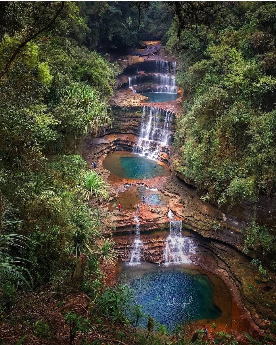_things2do's tweet photo. Water falling for this magnificent waterfall in #Meghalaya  
pc: Akshay Gawde 
#Hiddengem #Travel #Waterfalls #NaturePhotography #Thingsdo https://t.co/6xA8Iym5Uh