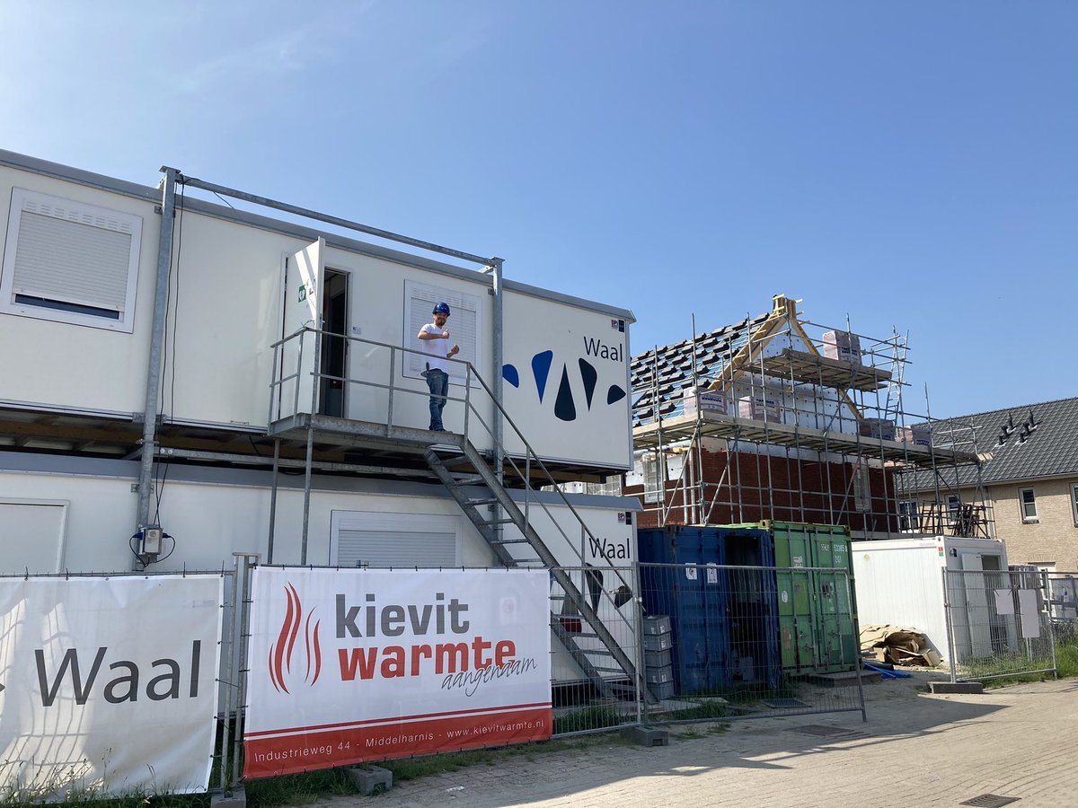 z1fn4b's tweet photo. Gisteren weer op locatie in #Herkingen geweest. #woonSlim project 15 woningen ‘de Oude Dee’ staat er mooi en strak op planning bij ! Na volgende week gaan de steigers alweer weg. 👍🏻
@WaalBouw #dunavast #maakIQ https://t.co/dLmvlGExEI
