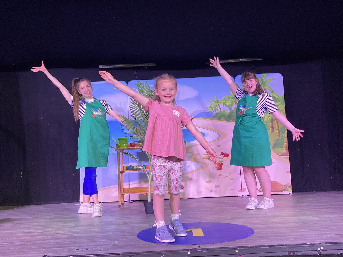 SarahJane21187's tweet photo. @haven you have some amazing staff at the orchards. They were amazing at keeping the little ones entertained and happy (and us adults!) Great shows. And nothing was ever to much for them. Can’t wait to arrange to come back :) https://t.co/AxGcxfqBNC