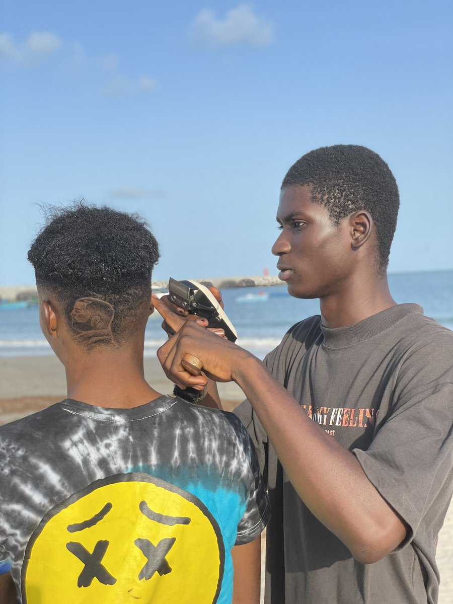 Topzycut's tweet photo. Drake hair design (certified lover boy)
Please like and retweet my craft ❤️💈
I’m a barber 💈 https://t.co/VP1Szte2XX